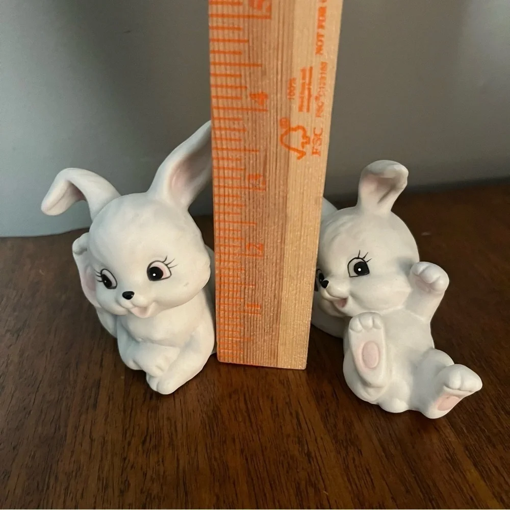 Vintage Pair of White Rabbit Figurines - HOMCO - Easter..1458